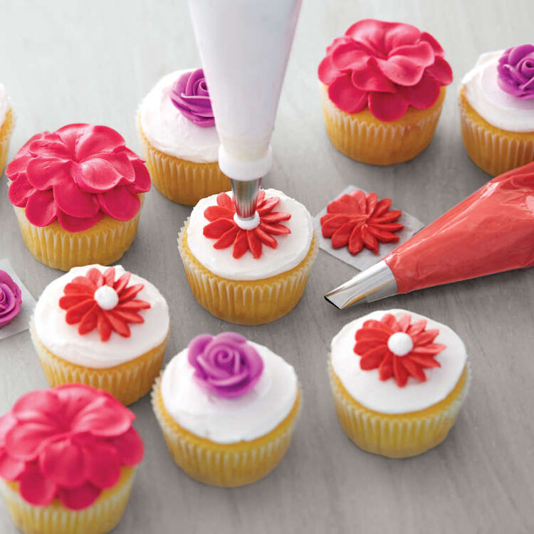 Decorator Preferred Cake Decorating Set, 48-Piece Cake Decorating Tips