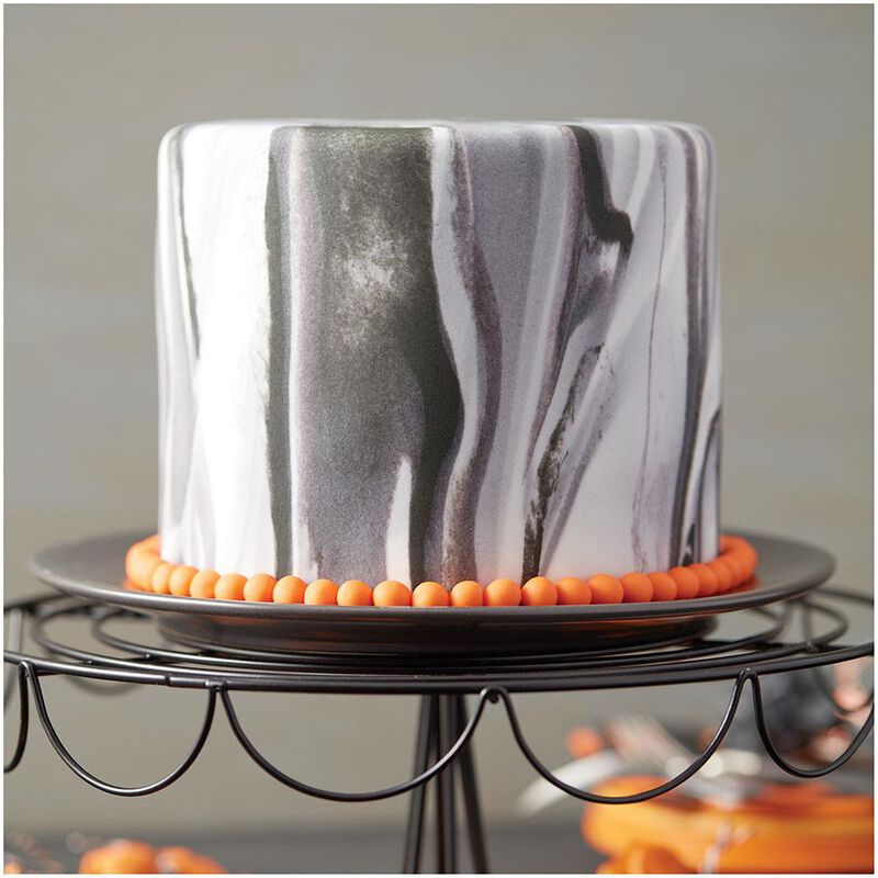 Decorator Preferred Black Fondant, 24 oz. Fondant Icing image number 7