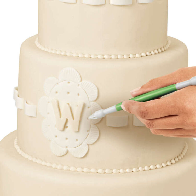 Green Fondant and Gum Paste Tool in Use