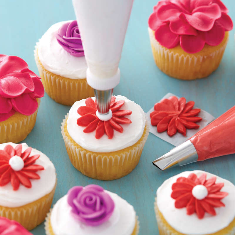 Starter Decorating and Piping Tip Set, 9-Piece image number 4