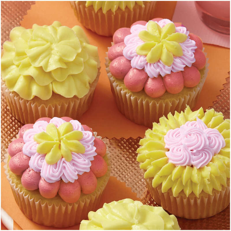 "I Taught Myself To Decorate Cupcakes" Cupcake Decorating Book Set - How To Decorate Cupcakes image number 5