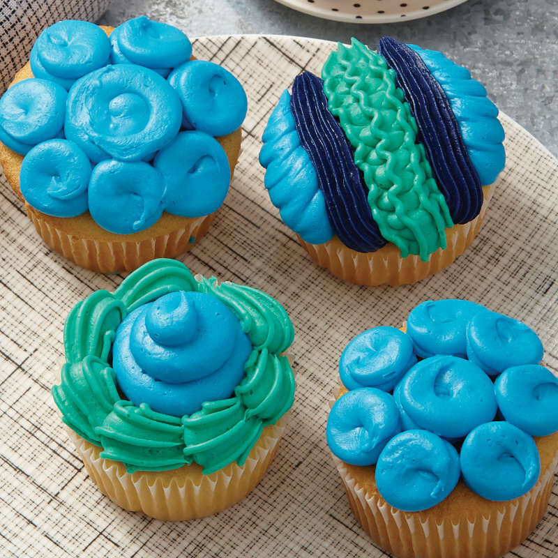 "I Taught Myself To Decorate Cupcakes" Cupcake Decorating Book Set - How To Decorate Cupcakes image number 7