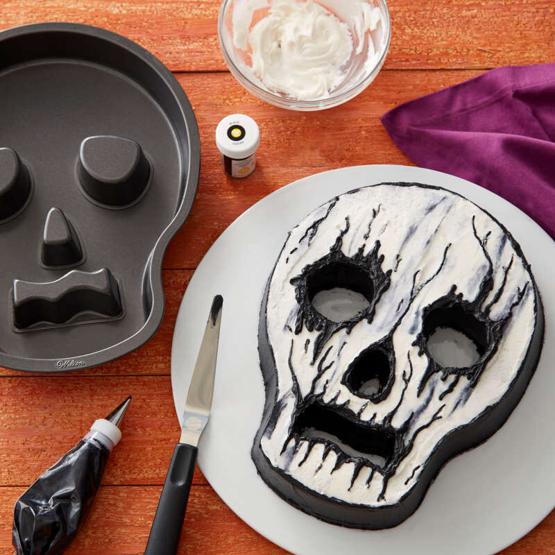 Halloween Non-Stick Skull-Shaped Cake Pan, 9.5 x 12-Inch image number 4
