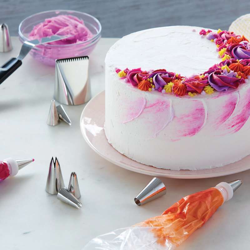 How to Decorate Cakes and Desserts Kit, 39-Piece image number 4