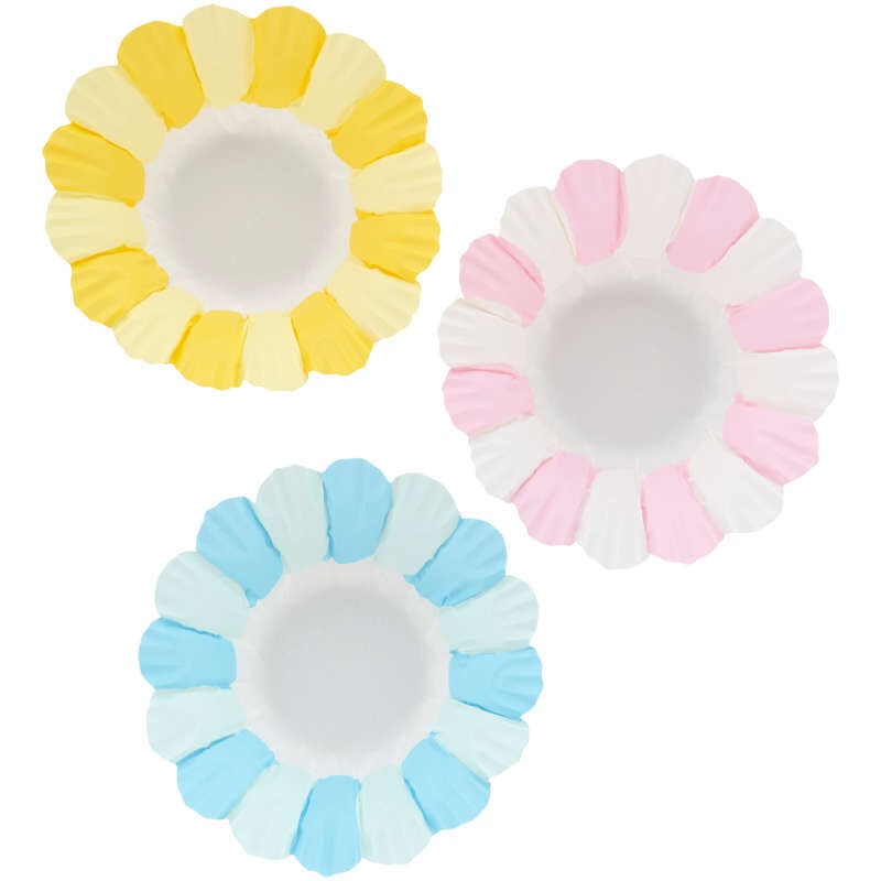 Large Flower Baking Cups, 12-Count image number 0