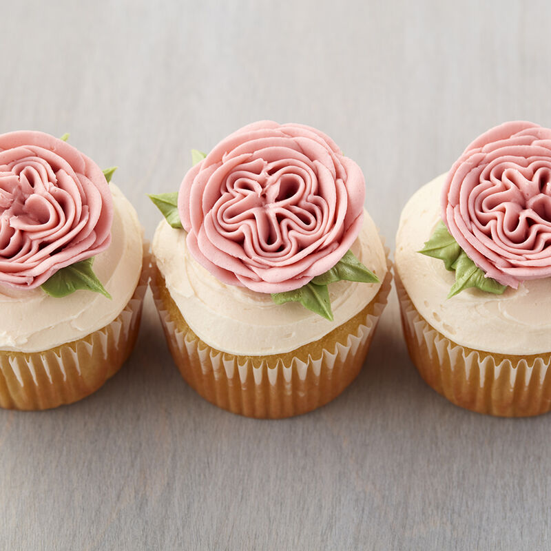 How to Make a Buttercream English Rose image number 1