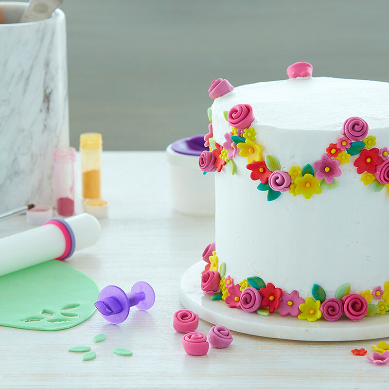 How to Decorate with Fondant Shapes and Cut-Outs Kit